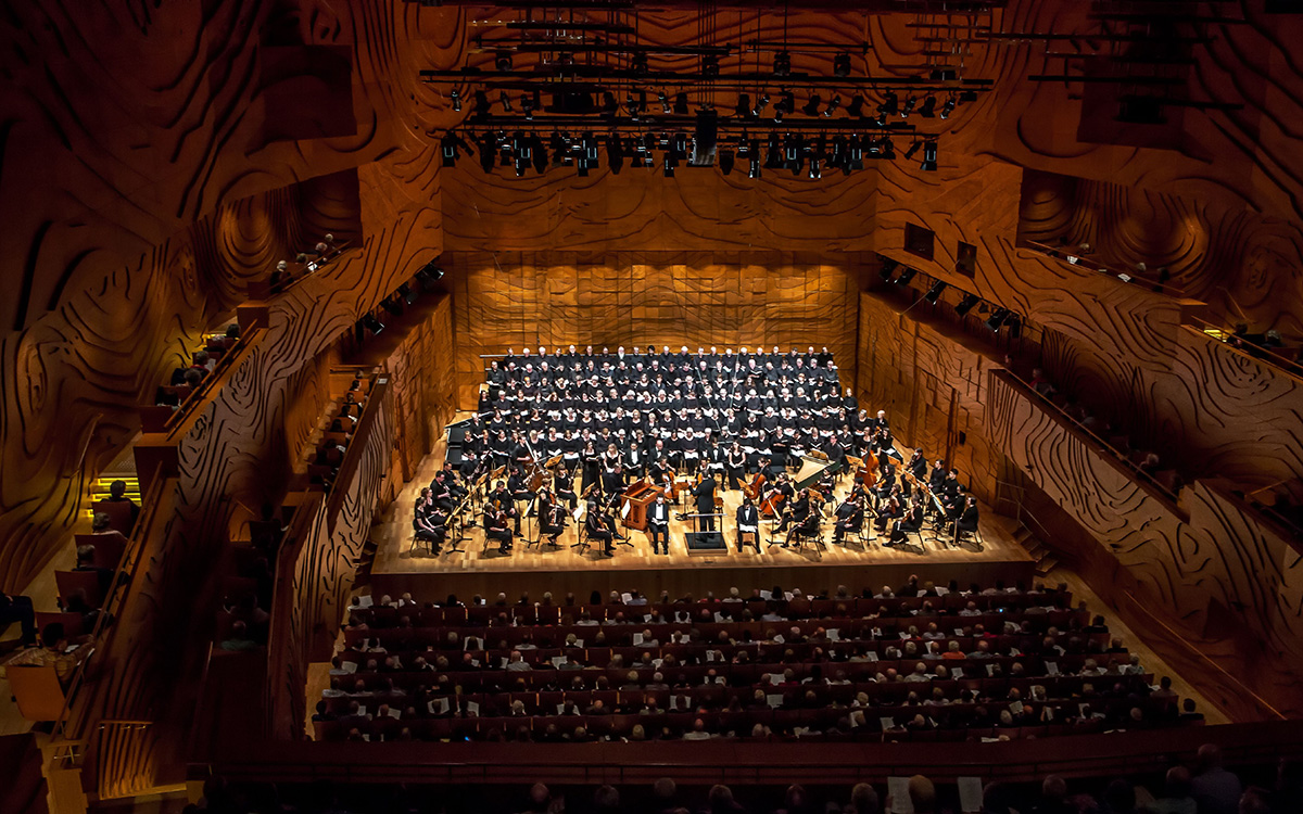 Melbourne Bach Choir, conducted by Rick Prakhoff, performing the <em>St Matthew Passion</em> (photograph courtesy of Melbourne Bach Choir)